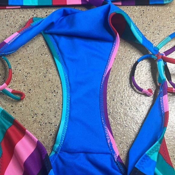 Old Navy striped bikini - Picture 4 of 15